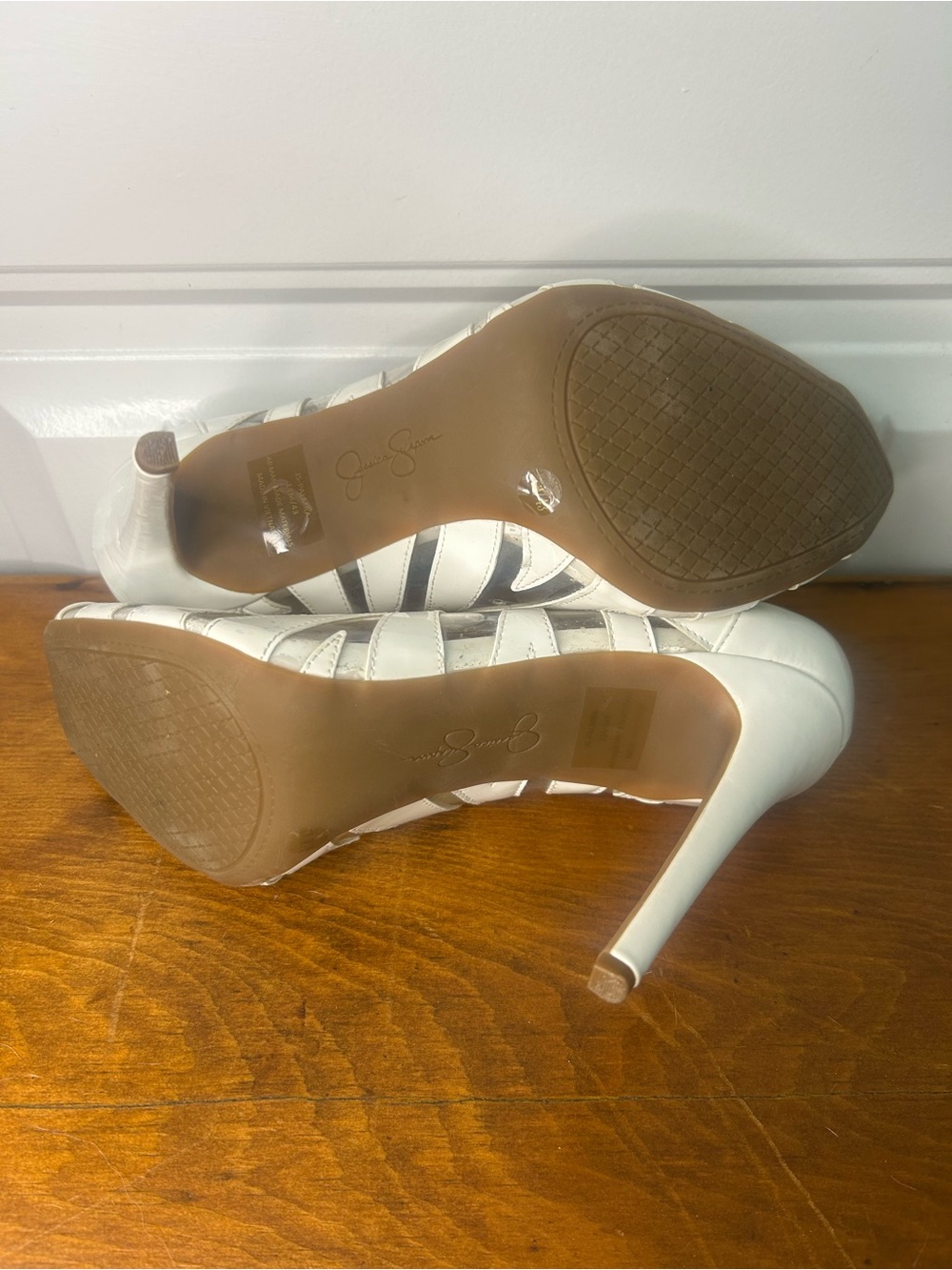 Jessica Simpson White Pointed-Toe Cutout Stiletto Pumps size 11 - Picture 4 of 4